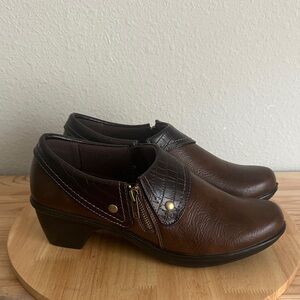 Easy Street Darcy Womens Round Closed Toe Slip-On Shoe new